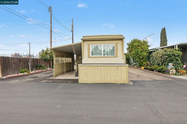 75 E Bolton Rd 29, Oakley, CA 94561