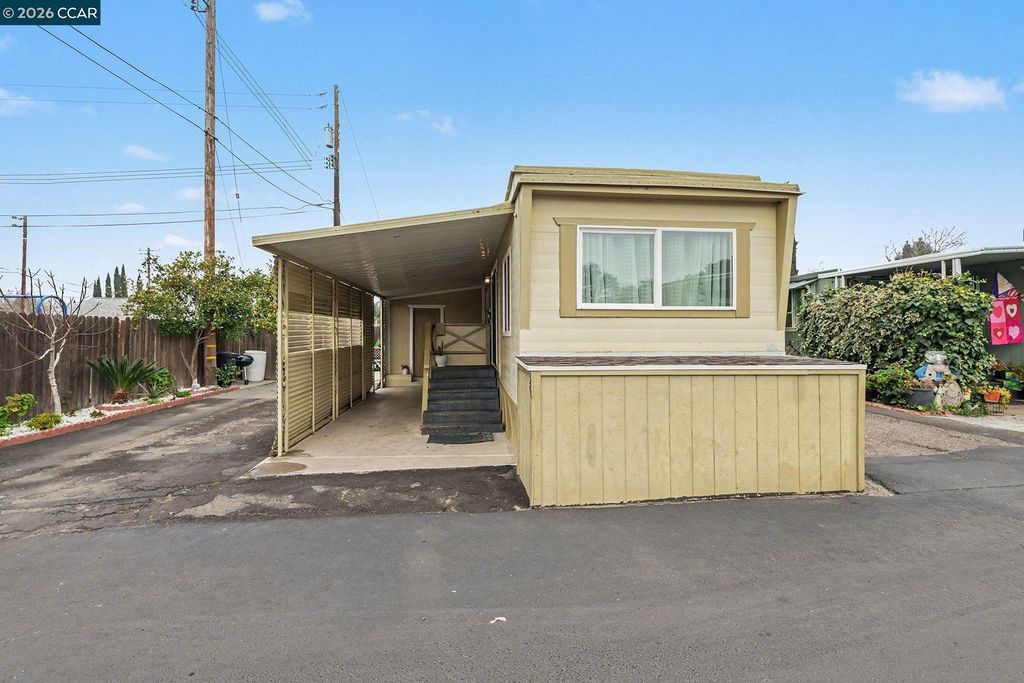 75 E Bolton Rd 29, Oakley, CA 94561