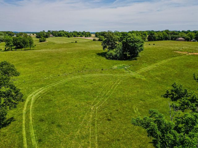 3 Valley Rd, Springfield, TN 37172