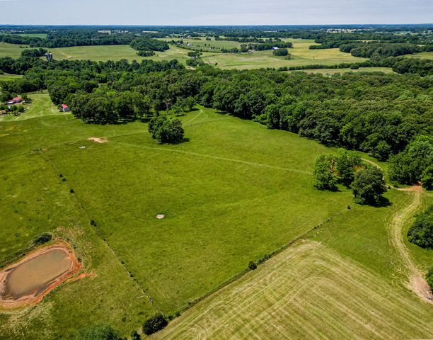 3 Valley Rd, Springfield, TN 37172