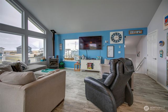 1120 Ocean Shores Boulevard SW, Ocean Shores, WA 98569