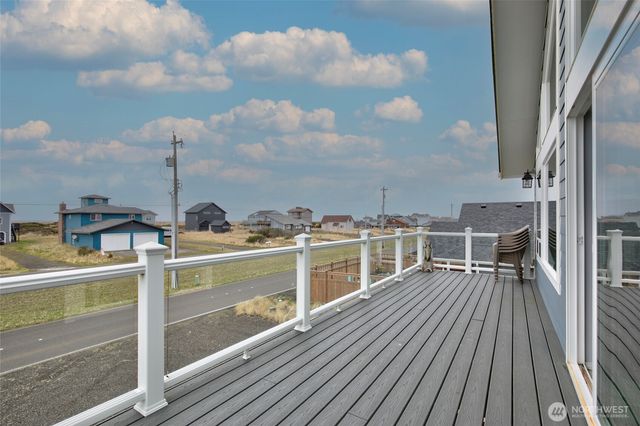 1120 Ocean Shores Boulevard SW, Ocean Shores, WA 98569