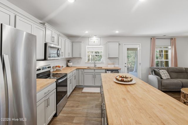 305 Tina Mae Drive, Vanceboro, NC 28586