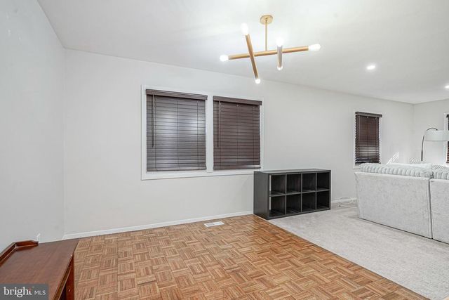 36 EDEN ROCK LN, Willingboro, NJ 08046