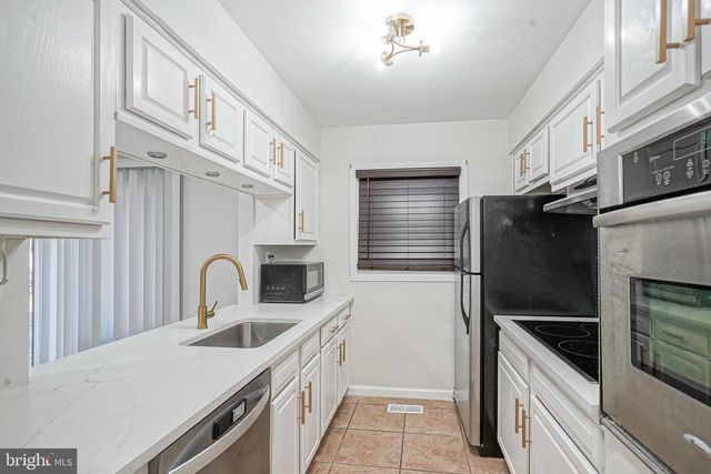 36 EDEN ROCK LN, Willingboro, NJ 08046