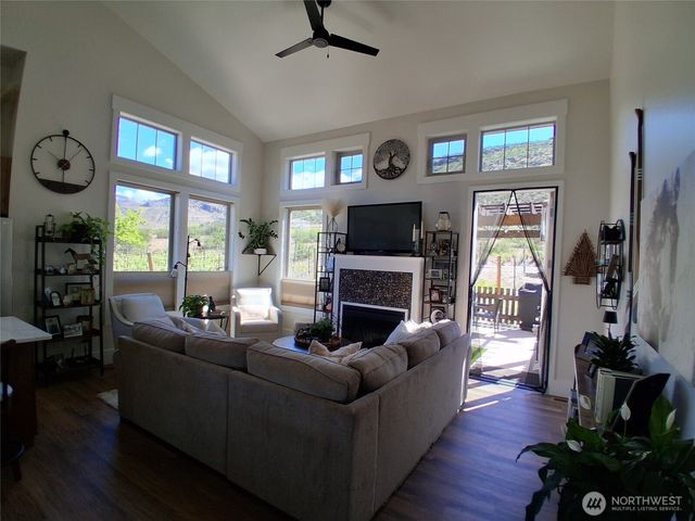 130 Village Way, Oroville, WA 98844