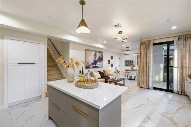 1649 N Lake Avenue 1, Pasadena, CA 91104
