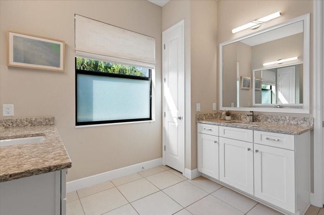 8096 GRANDE SHORES DRIVE, Sarasota, FL 34240