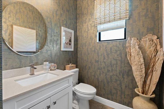 8096 GRANDE SHORES DRIVE, Sarasota, FL 34240