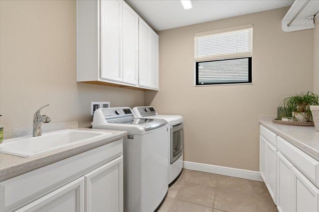 8096 GRANDE SHORES DRIVE, Sarasota, FL 34240