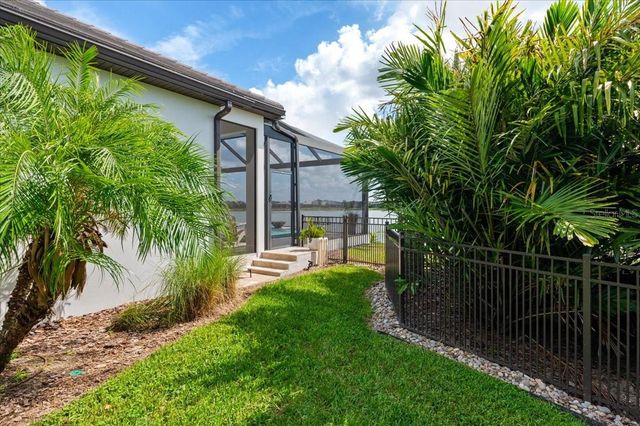 8096 GRANDE SHORES DRIVE, Sarasota, FL 34240