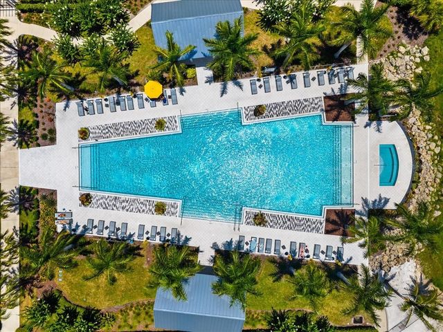 8096 GRANDE SHORES DRIVE, Sarasota, FL 34240