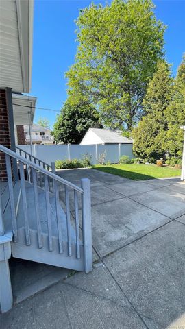 8015 260th Street, Glen Oaks, NY 11004