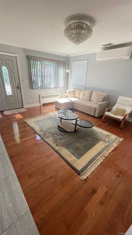 8015 260th Street, Glen Oaks, NY 11004