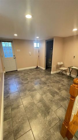 8015 260th Street, Glen Oaks, NY 11004