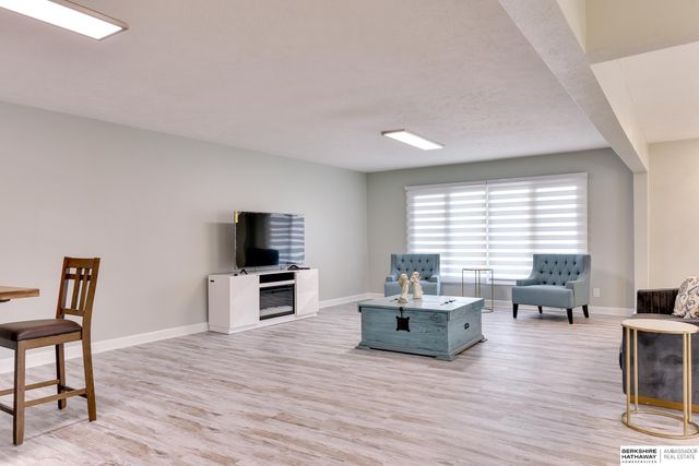 5613 Charles Street, Omaha, NE 68132