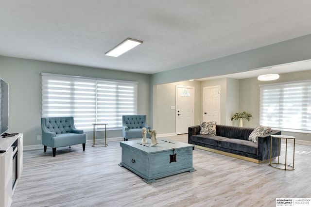 5613 Charles Street, Omaha, NE 68132