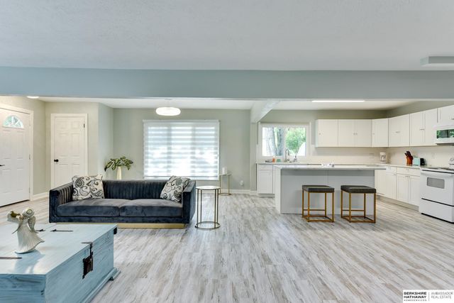 5613 Charles Street, Omaha, NE 68132