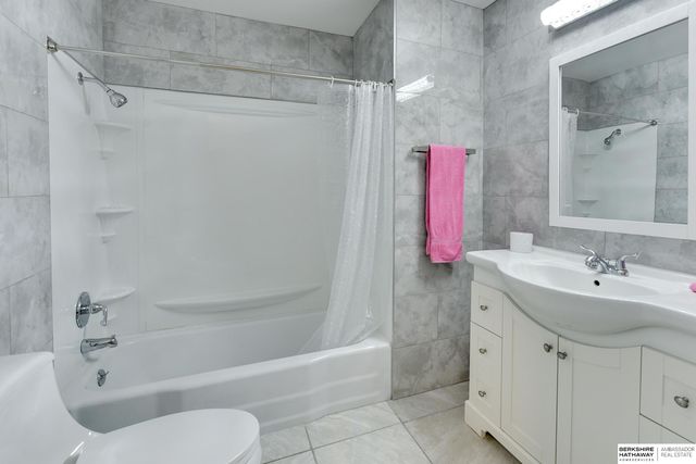 5613 Charles Street, Omaha, NE 68132
