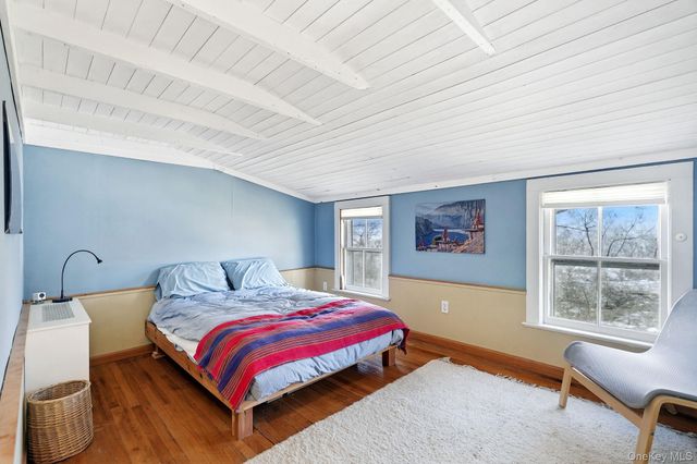 9 Cottage Grove Avenue, Thornwood, NY 10594