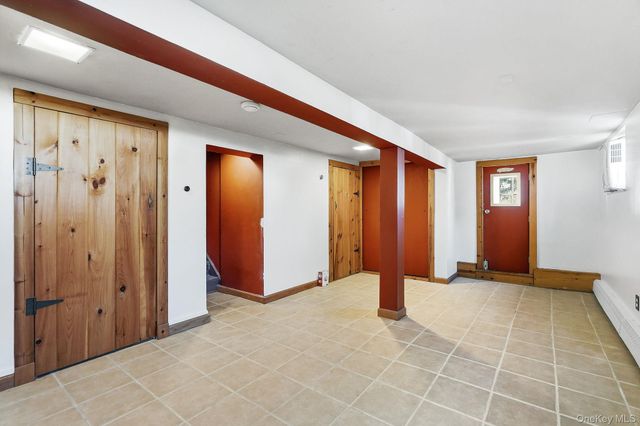 9 Cottage Grove Avenue, Thornwood, NY 10594