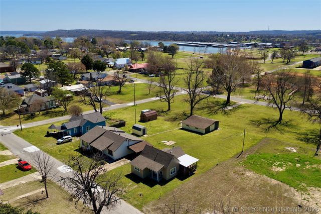 232 E Elm Street, Eufaula, OK 74432