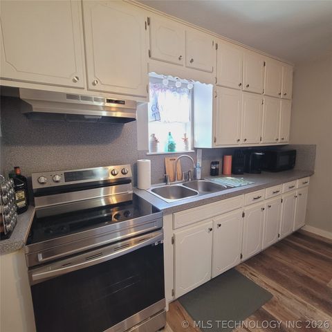 232 E Elm Street, Eufaula, OK 74432