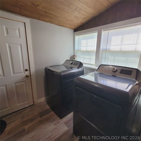 232 E Elm Street, Eufaula, OK 74432