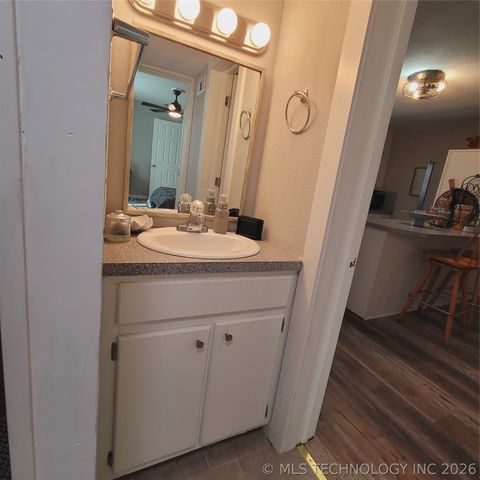 232 E Elm Street, Eufaula, OK 74432