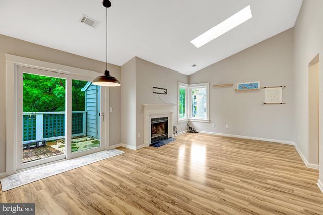 1504-E SUMMERCHASE CT, Reston, VA 20194