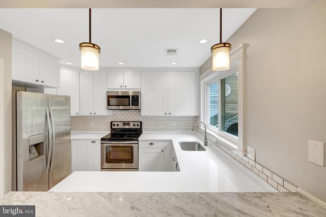 1504-E SUMMERCHASE CT, Reston, VA 20194