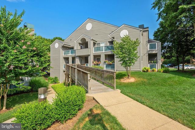 1504-E SUMMERCHASE CT, Reston, VA 20194