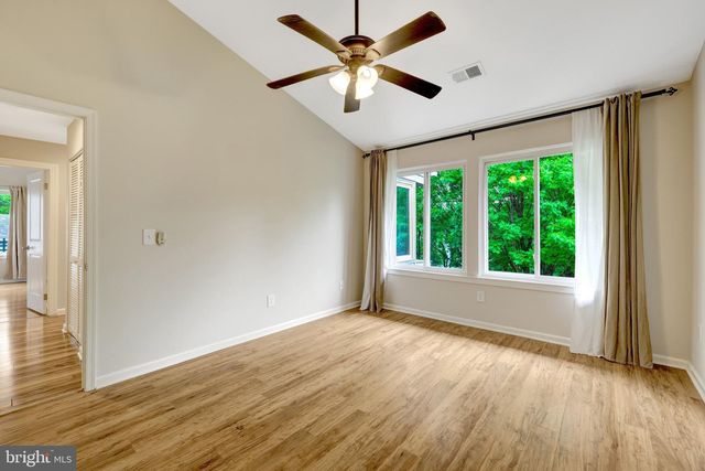 1504-E SUMMERCHASE CT, Reston, VA 20194