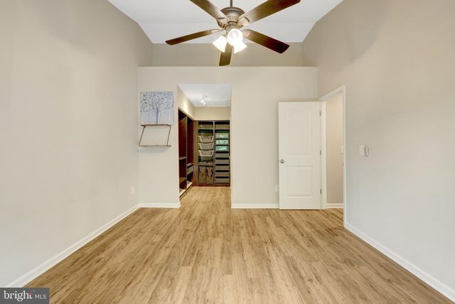 1504-E SUMMERCHASE CT, Reston, VA 20194