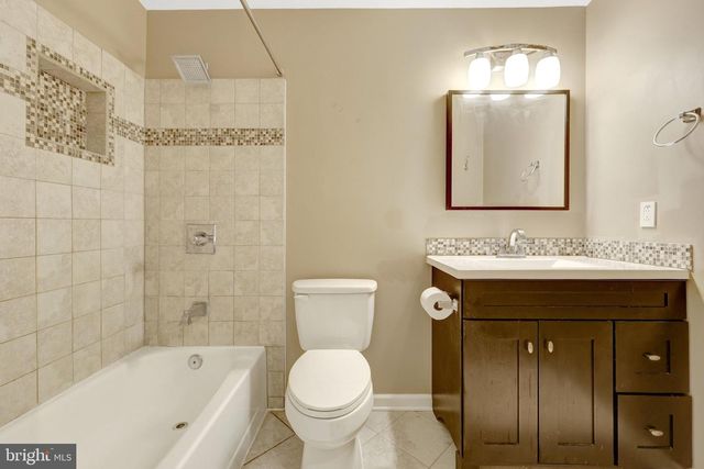 1504-E SUMMERCHASE CT, Reston, VA 20194