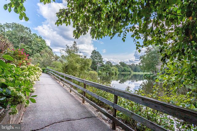 1504-E SUMMERCHASE CT, Reston, VA 20194