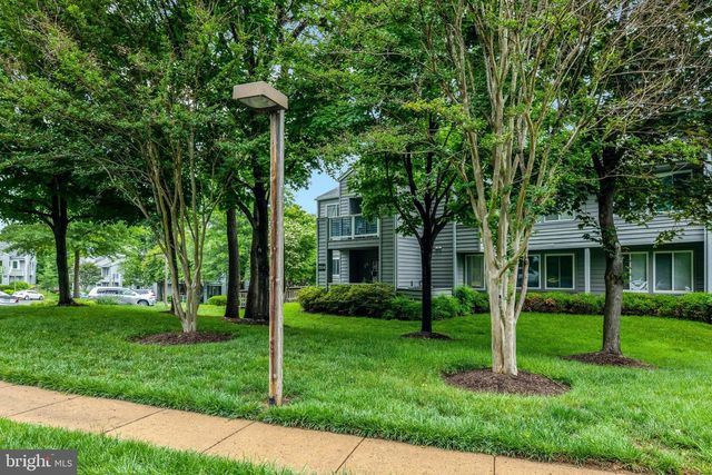 1504-E SUMMERCHASE CT, Reston, VA 20194