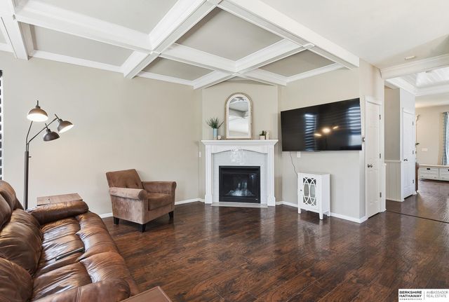 7303 N 107th Street, Omaha, NE 68122