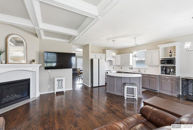 7303 N 107th Street, Omaha, NE 68122