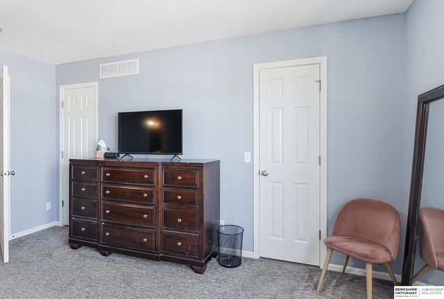 7303 N 107th Street, Omaha, NE 68122