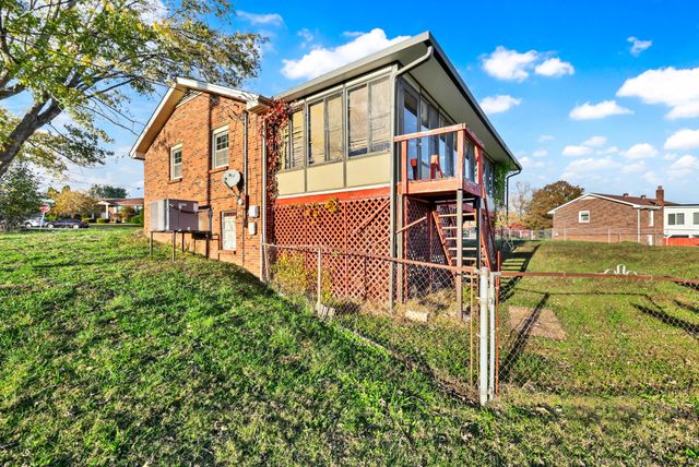 326 Bancroft Dr, Clarksville, TN 37042