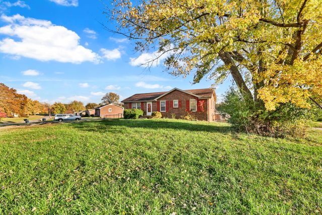 326 Bancroft Dr, Clarksville, TN 37042
