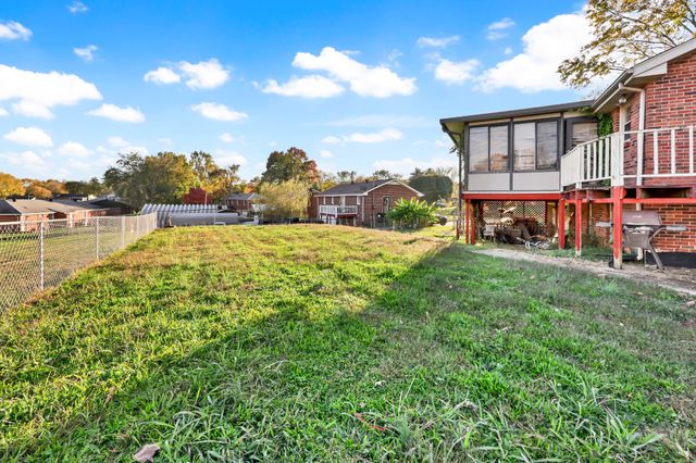 326 Bancroft Dr, Clarksville, TN 37042