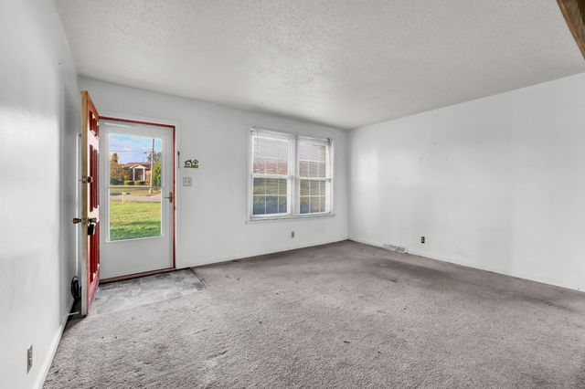 326 Bancroft Dr, Clarksville, TN 37042