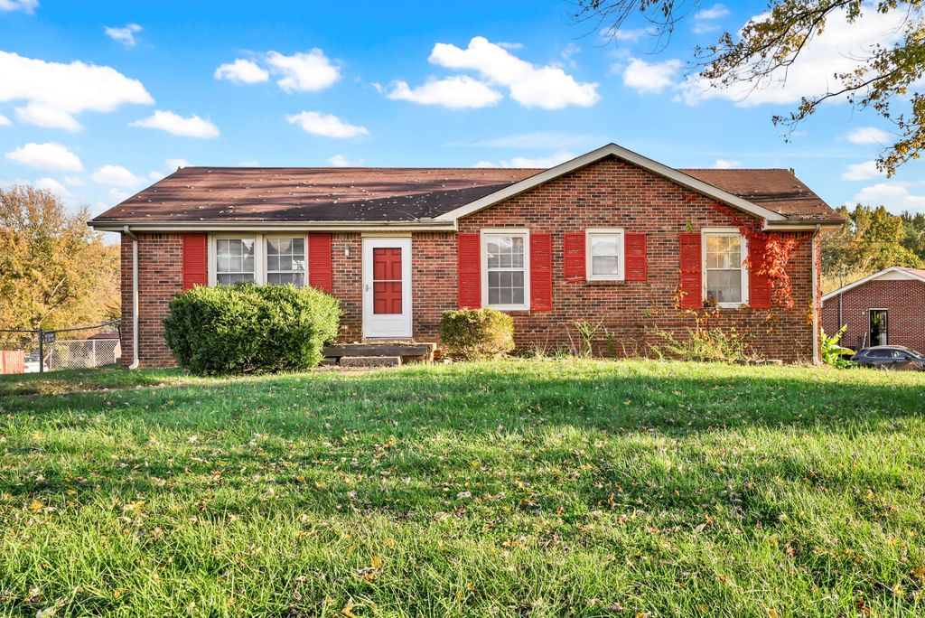 326 Bancroft Dr, Clarksville, TN 37042