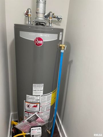 319 LINDSEY Street, Metropolis, IL 62960