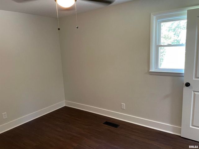 319 LINDSEY Street, Metropolis, IL 62960