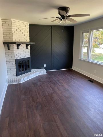 319 LINDSEY Street, Metropolis, IL 62960