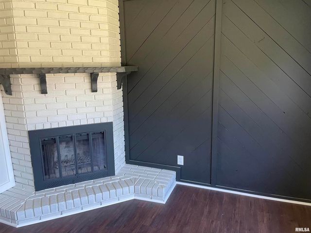 319 LINDSEY Street, Metropolis, IL 62960