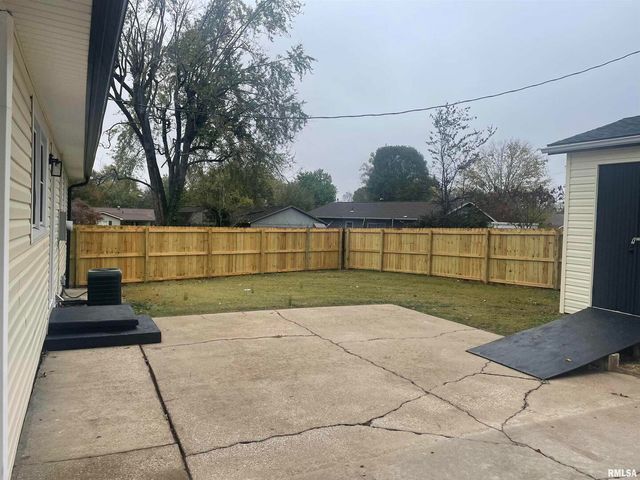 319 LINDSEY Street, Metropolis, IL 62960